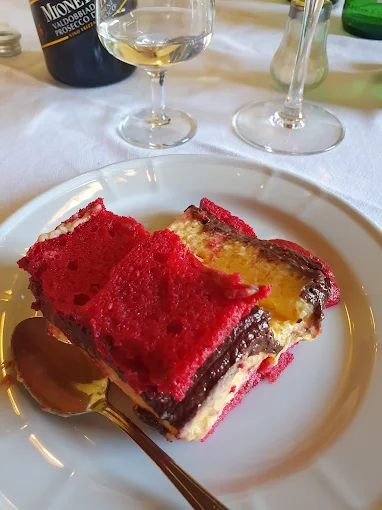 Dolce fatto in casa, dessert della trattoria a Modena